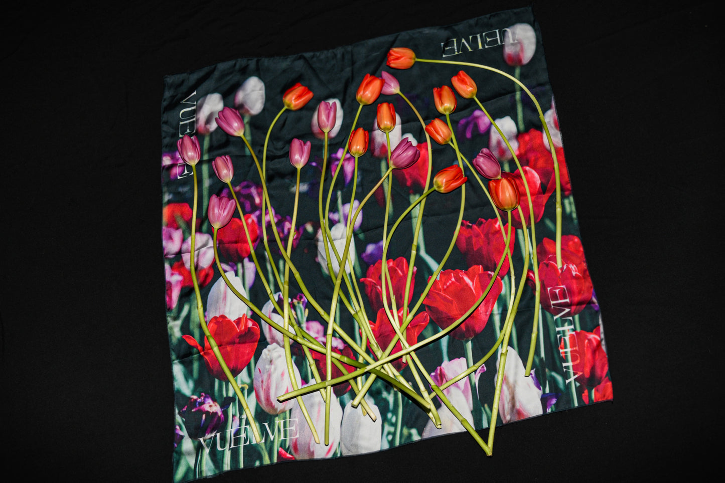 VUELVE SCARF TULIPS