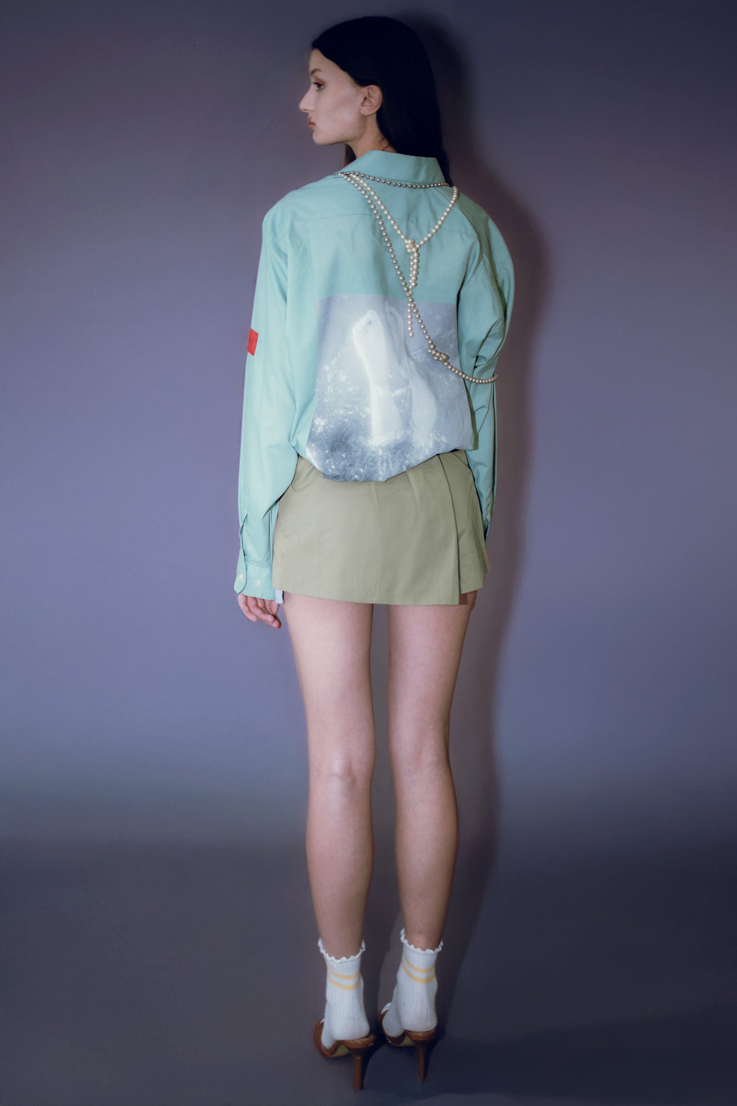 CAMISA VUELVE HACIA DENTRO