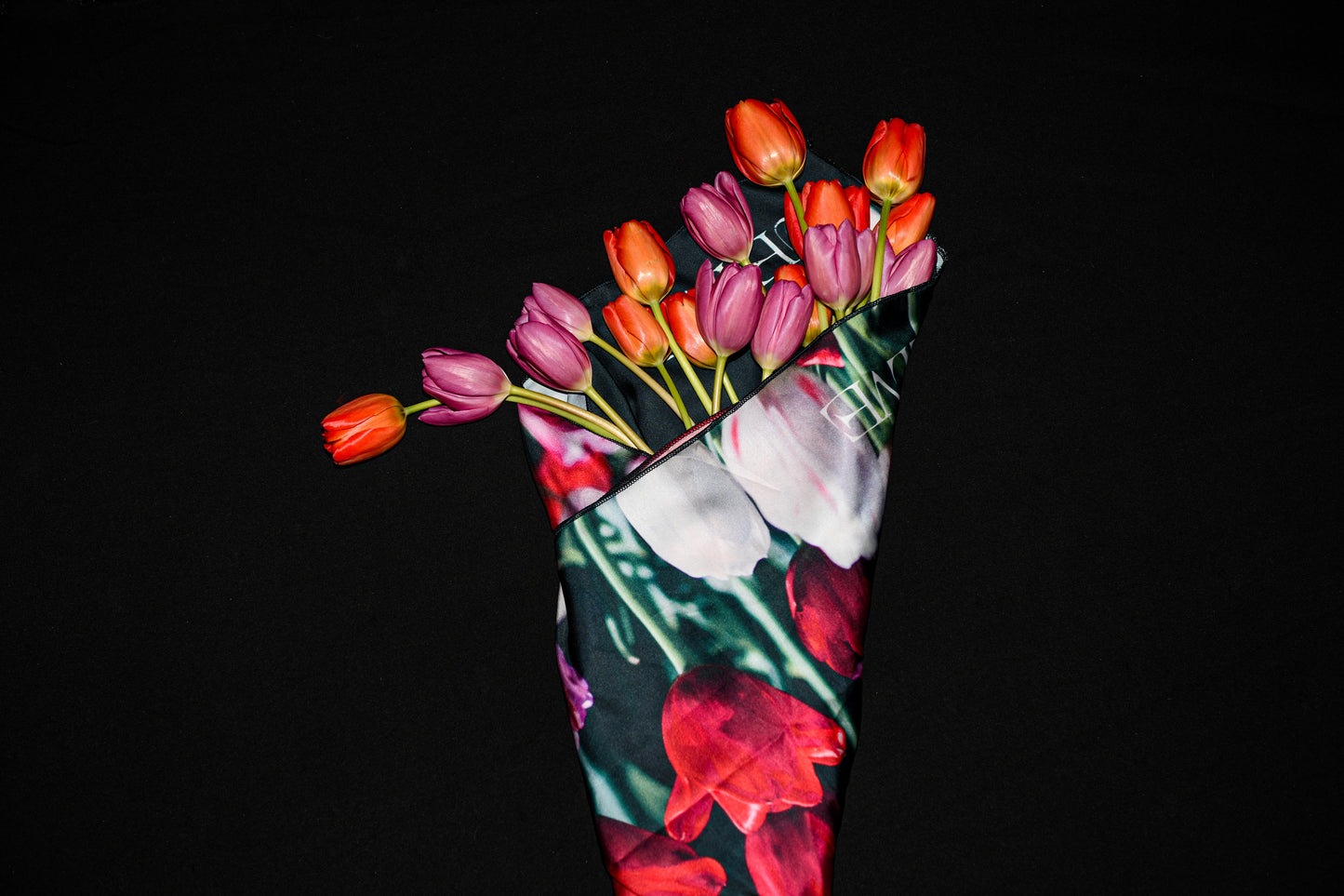 VUELVE SCARF TULIPS